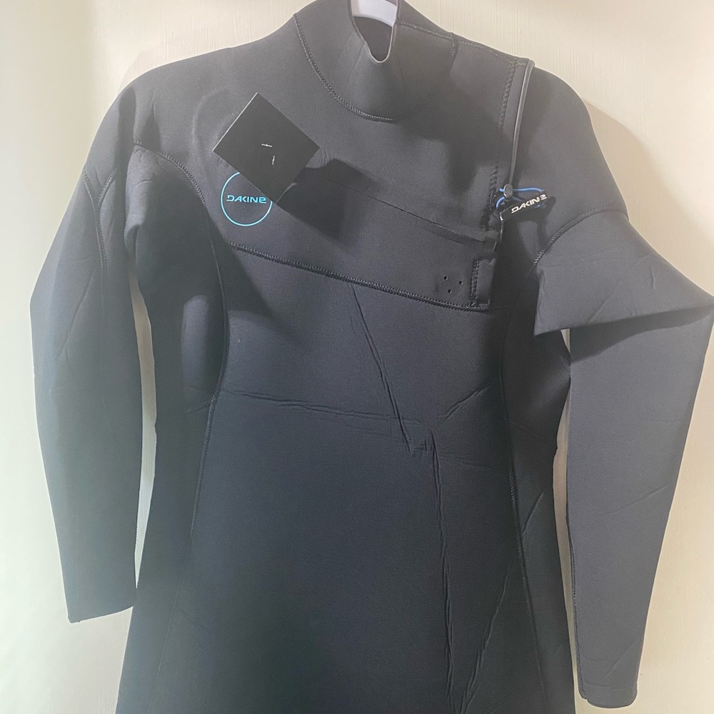 Dakine wetsuit - Women’s size 10 Mission 4/3